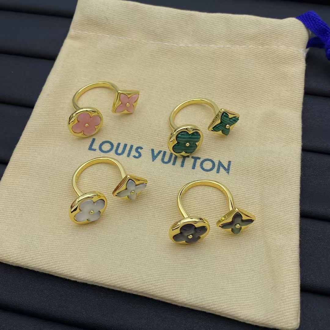 Louis Vuitton Classic Ring - Best Replica Jewelry™