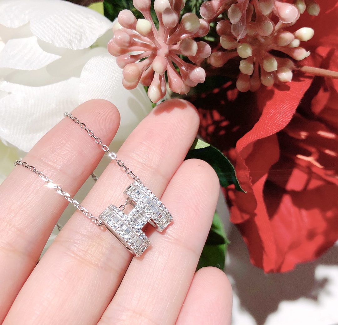 Hermes Diamond Paved H Pendant Necklace - Best Replica Jewelry™