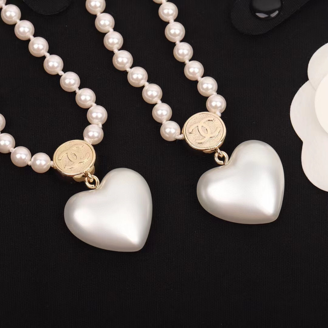 Chanel Princess Style Heart Pendant Pearl Necklace - Best Replica Jewelry™