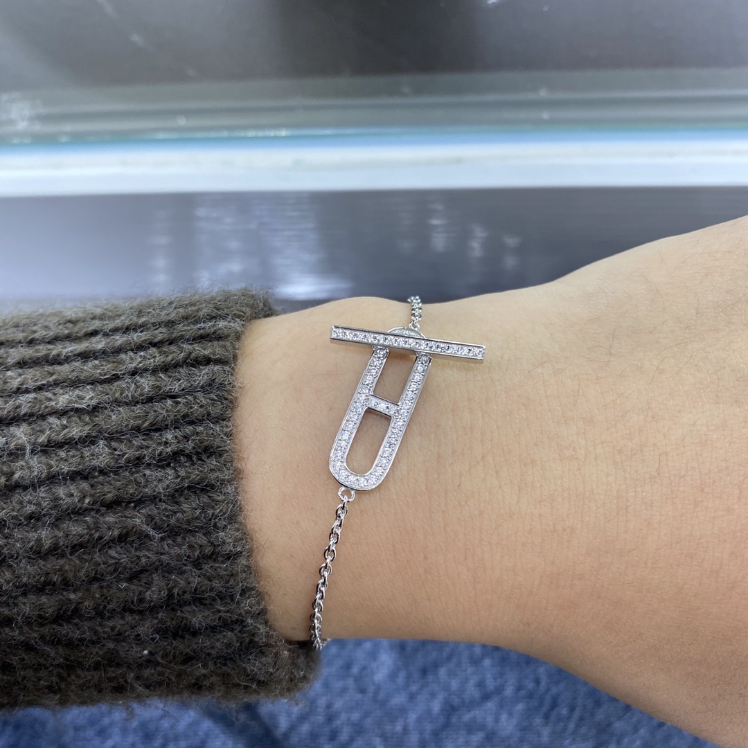 Hermes Diamond Paved Pig Nose Bracelet - Best Replica Jewelry™