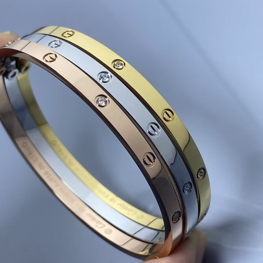 Cartier LOVE Bracelet Bangle - Six Diamonds - Best Replica Jewelry™