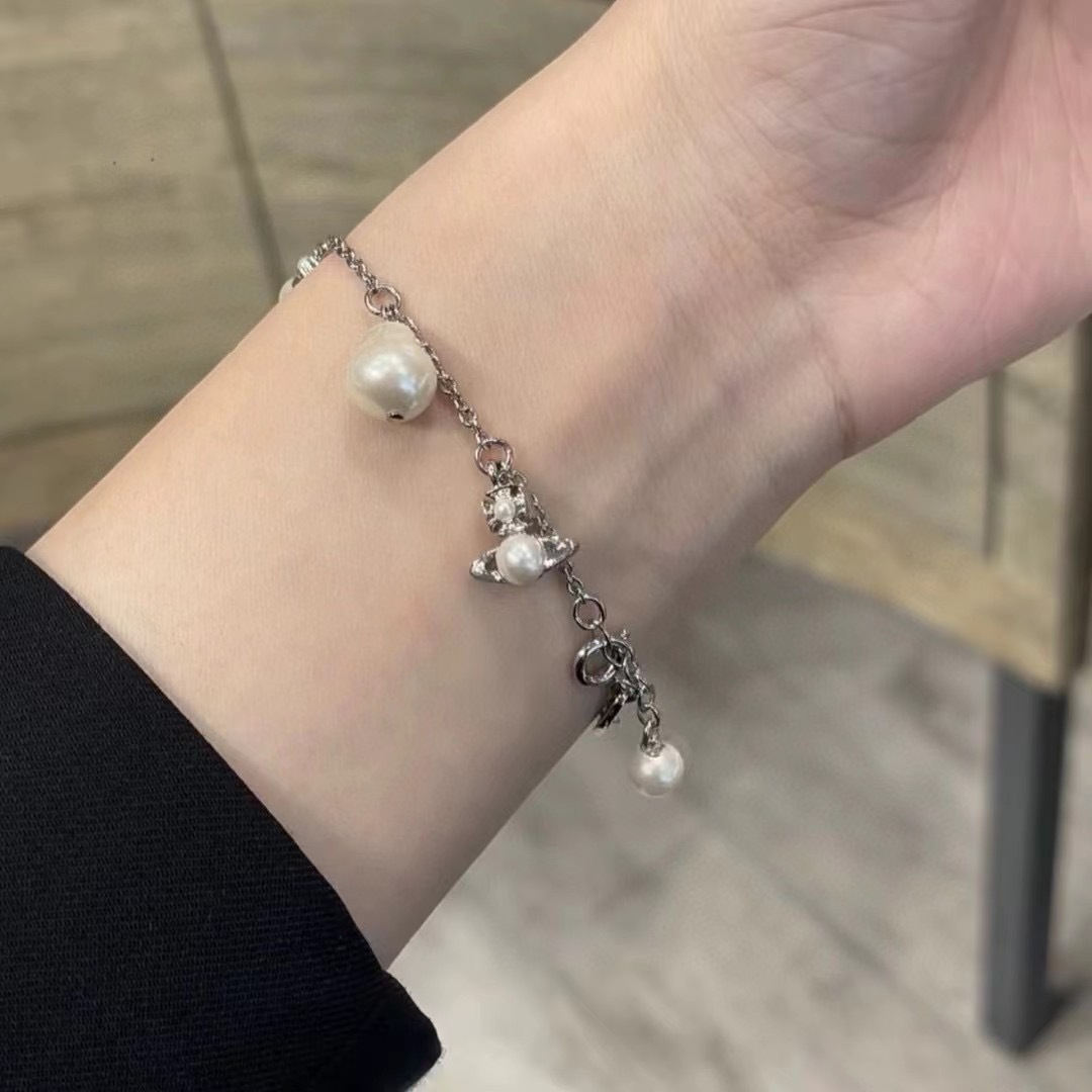 Vivienne Westwood Baroque Pearl Saturn Charms Bracelet - Best Replica Jewelry™