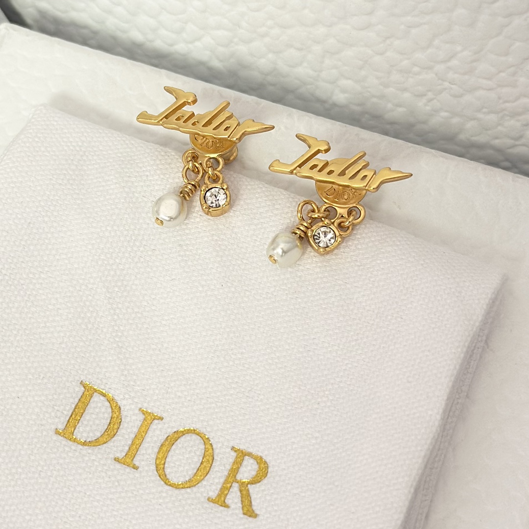 Jadior Stud Pearl Earrings - Best Replica Jewelry™