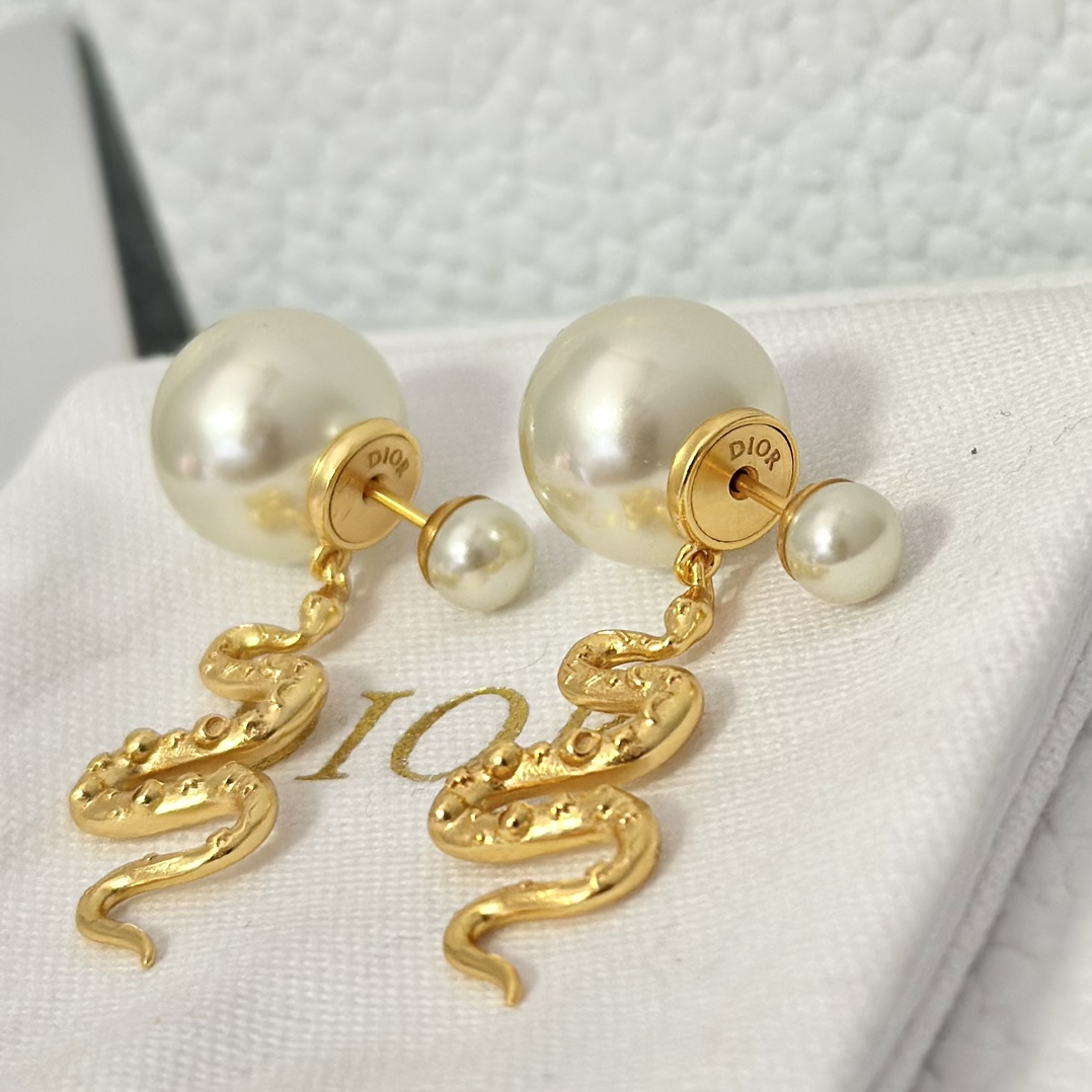 2025 Dior Dragon Pearl Earrings - Best Replica Jewelry™