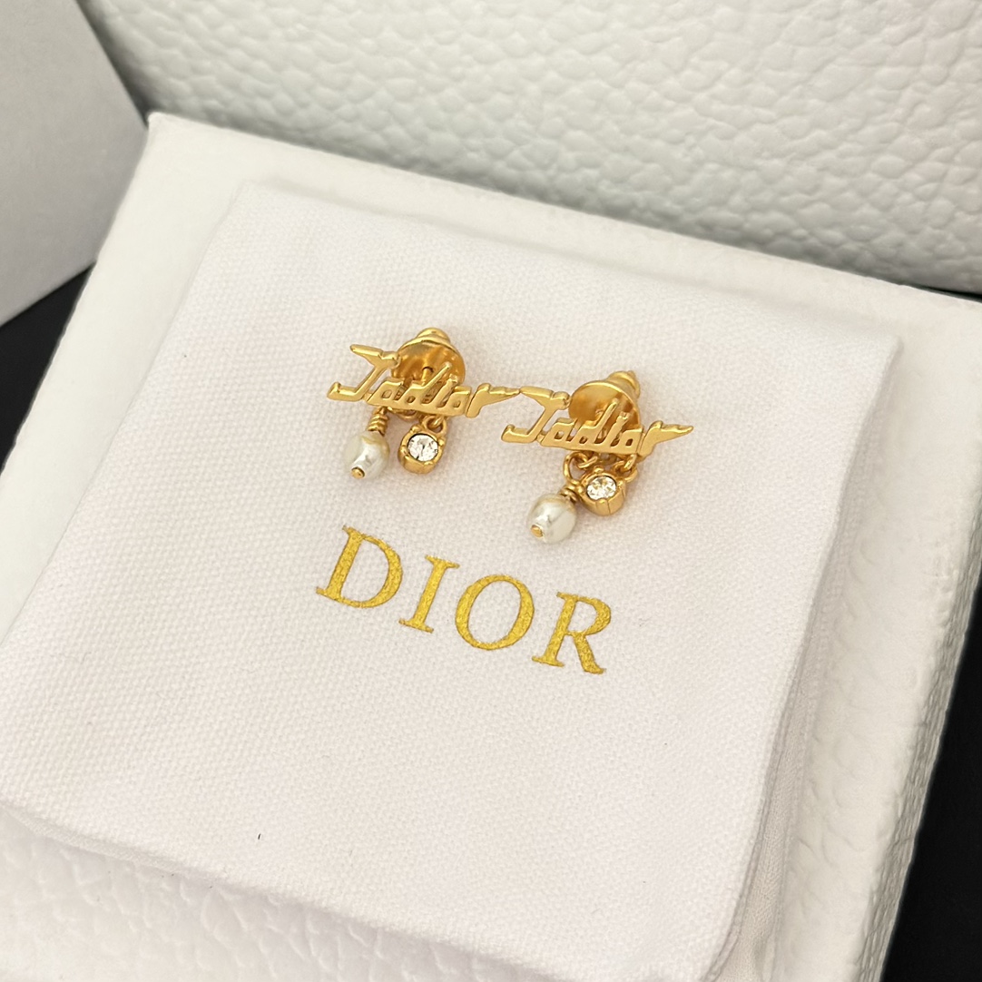 Jadior Stud Pearl Earrings - Best Replica Jewelry™