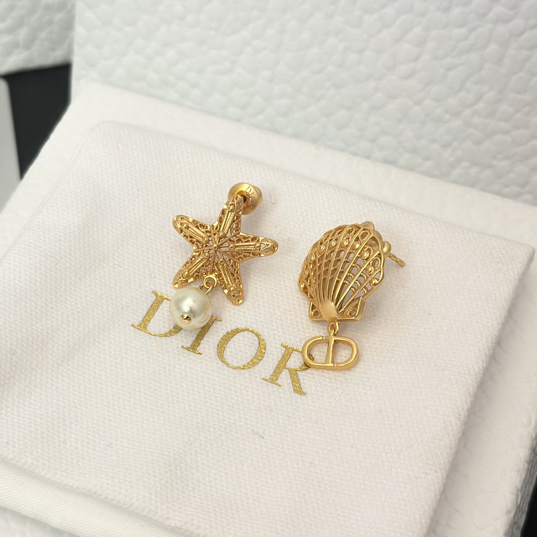 Dior Asymmetric Starfish and Shell Pearl Earrings - Best Replica Jewelry™