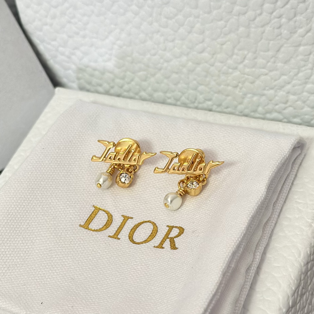 Jadior Stud Pearl Earrings - Best Replica Jewelry™