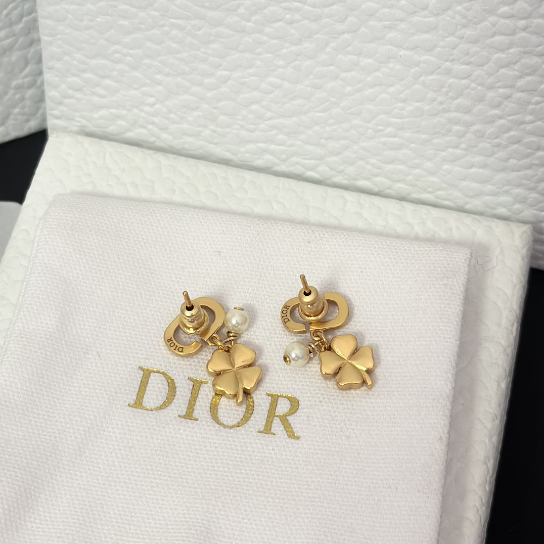 Dior Four Clover Pearl Earrings - Best Replica Jewelry™