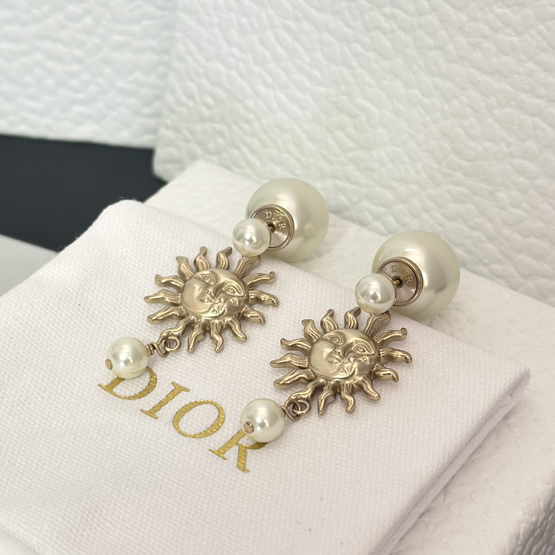 Dior Sun Face Pearl Earrings - Best Replica Jewelry™