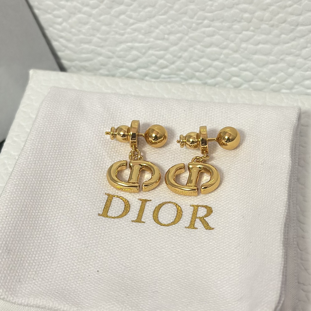 Dior CD Letter Stud Earrings - Best Replica Jewelry™
