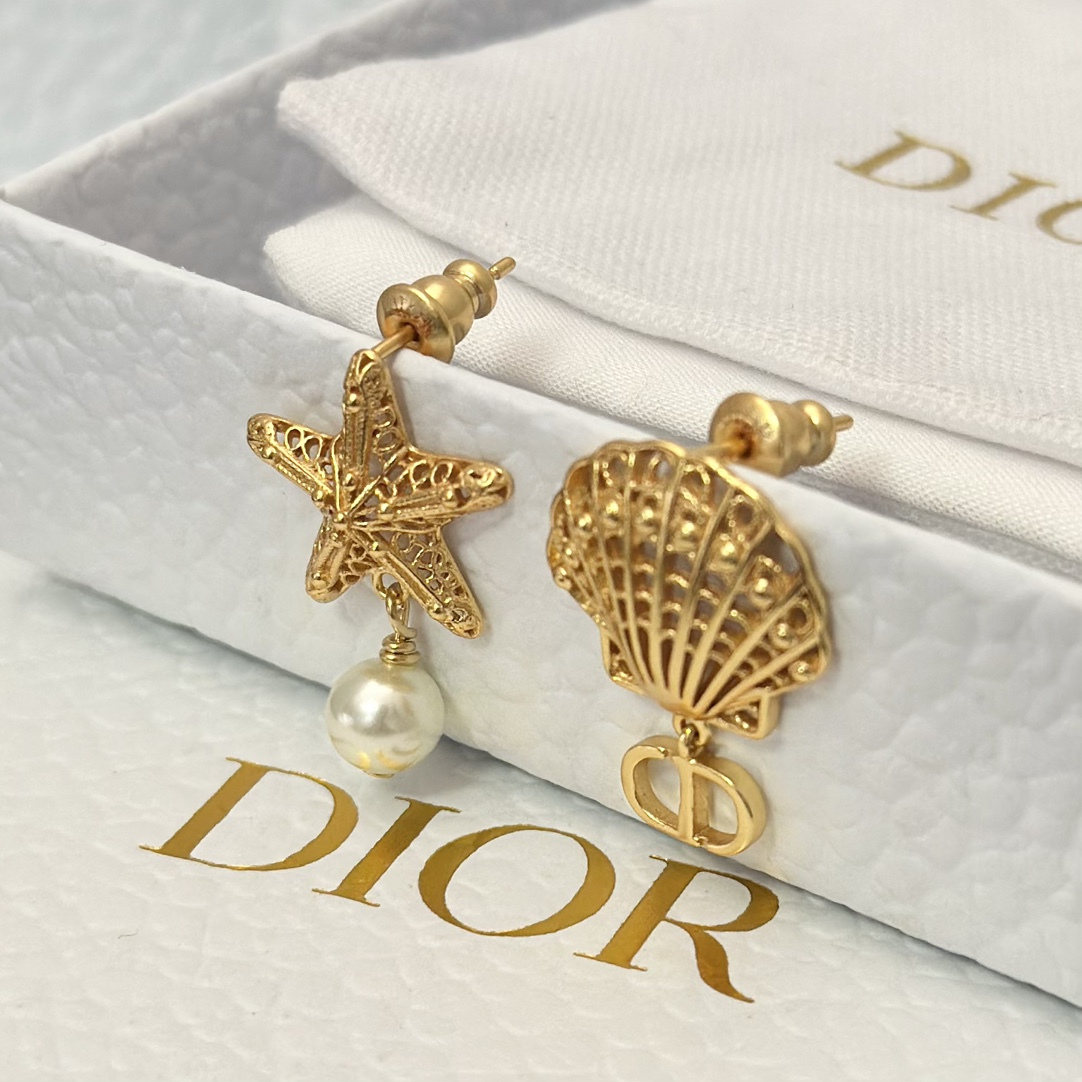 Dior Asymmetric Starfish and Shell Pearl Earrings - Best Replica Jewelry™