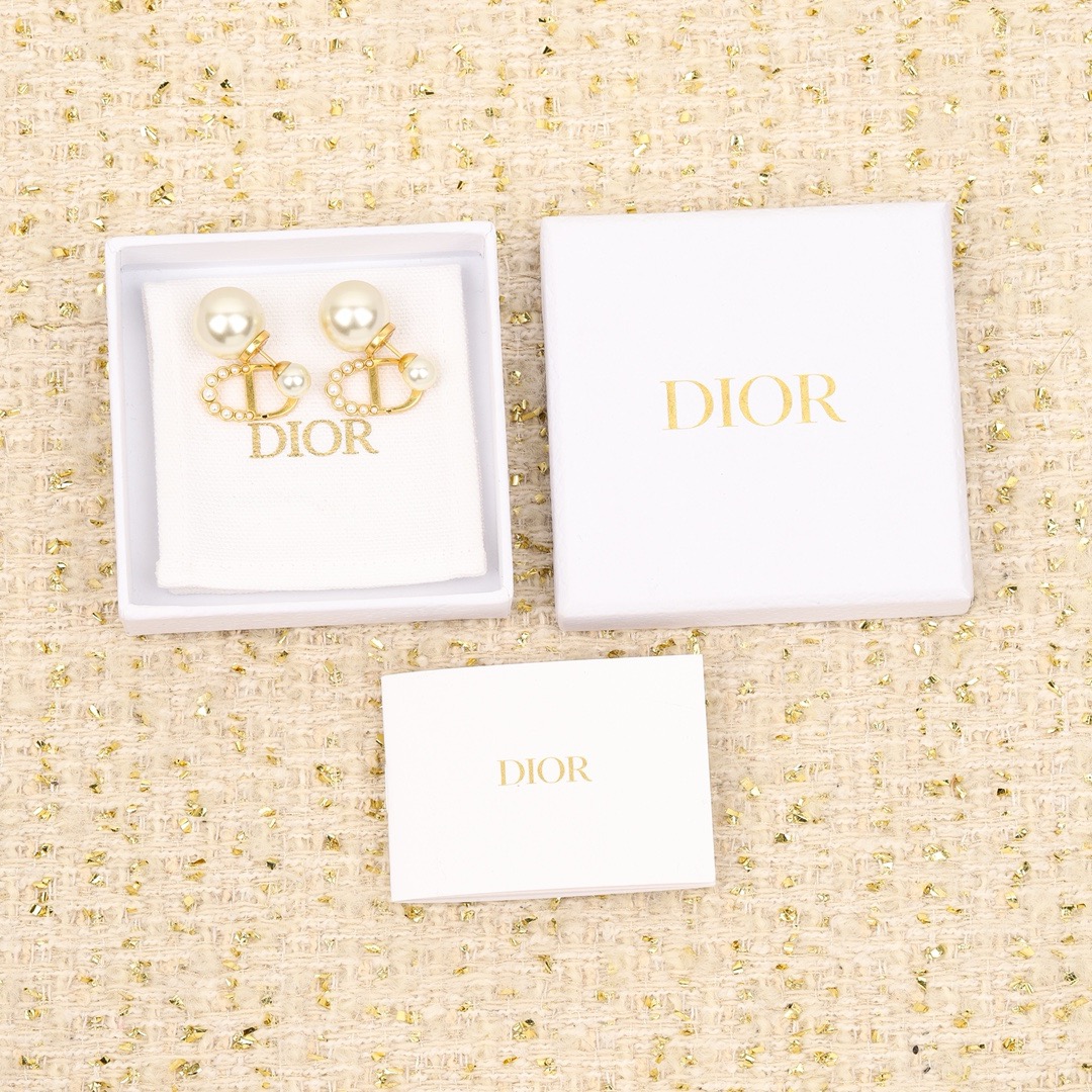 Dior CD Letter Drop Pearl Earrings - Best Replica Jewelry™