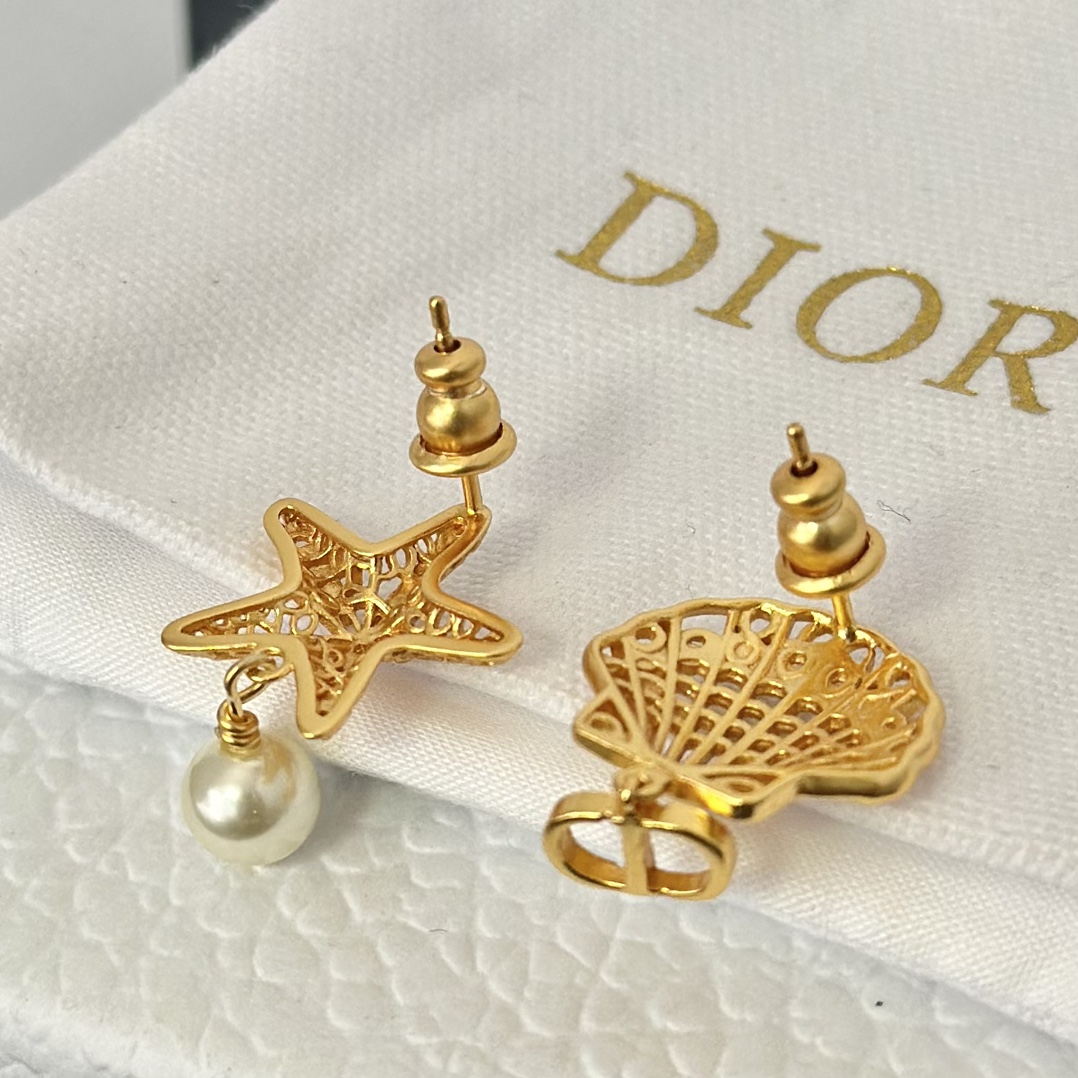 Dior Asymmetric Starfish and Shell Pearl Earrings - Best Replica Jewelry™