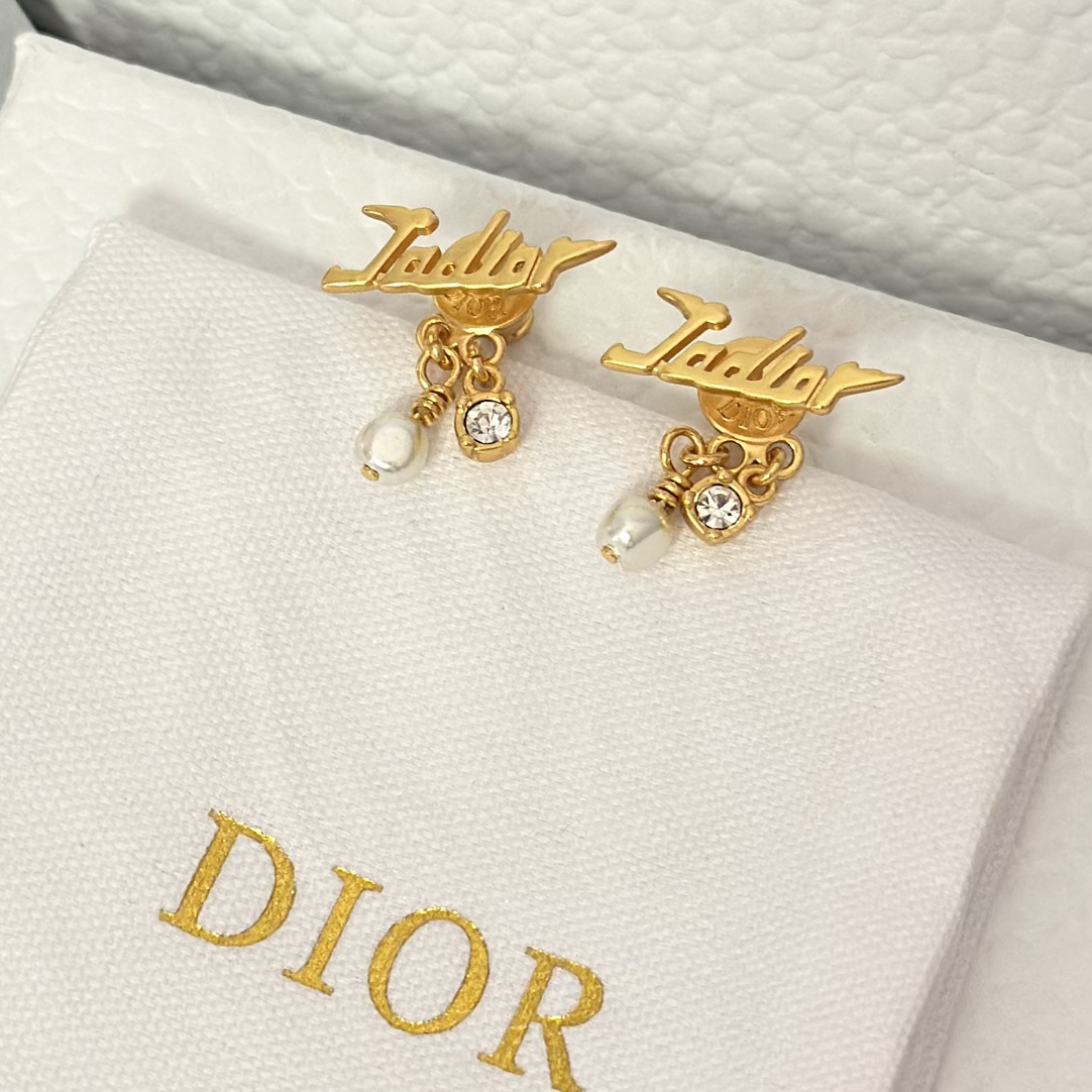 Jadior Stud Pearl Earrings - Best Replica Jewelry™