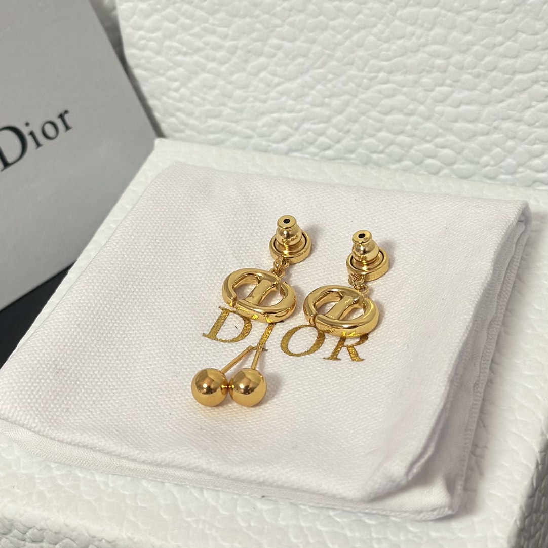 Dior CD Letter Stud Earrings - Best Replica Jewelry™