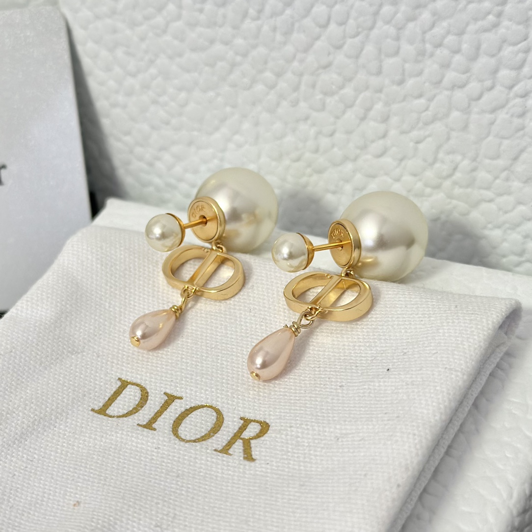 Dior Teardrop Pearl Earrings - Best Replica Jewelry™