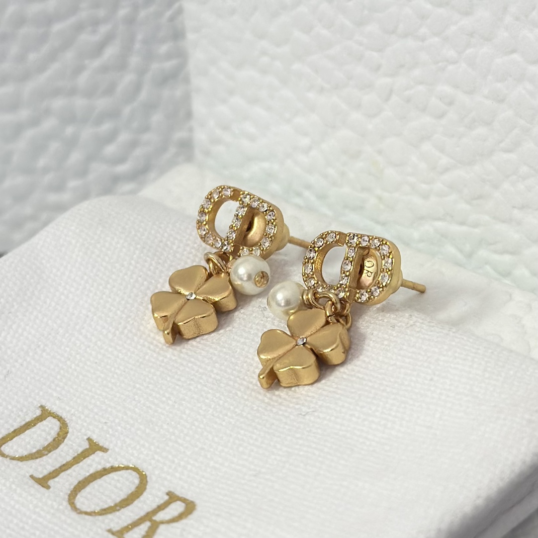 Dior Four Clover Pearl Earrings - Best Replica Jewelry™