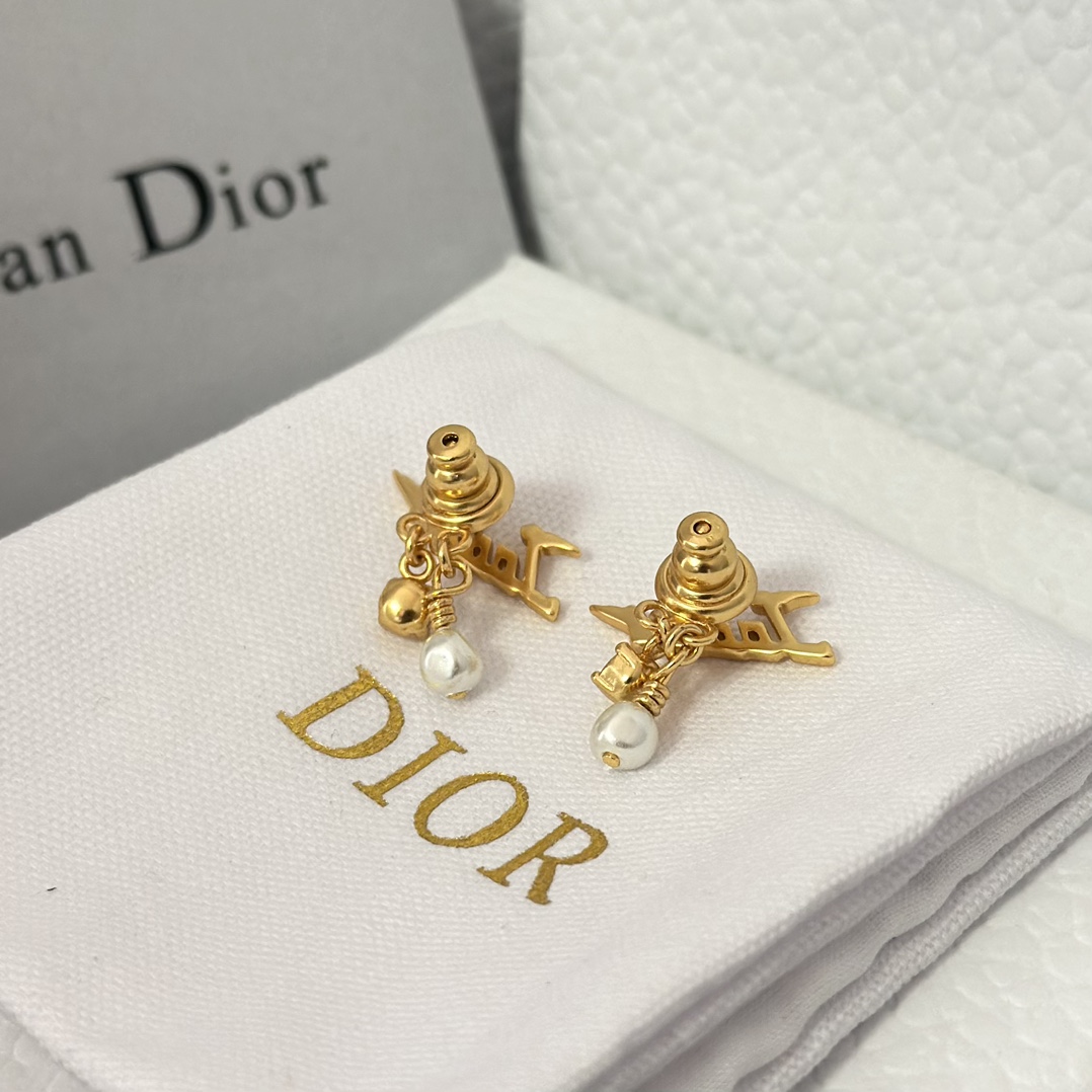 Jadior Stud Pearl Earrings - Best Replica Jewelry™