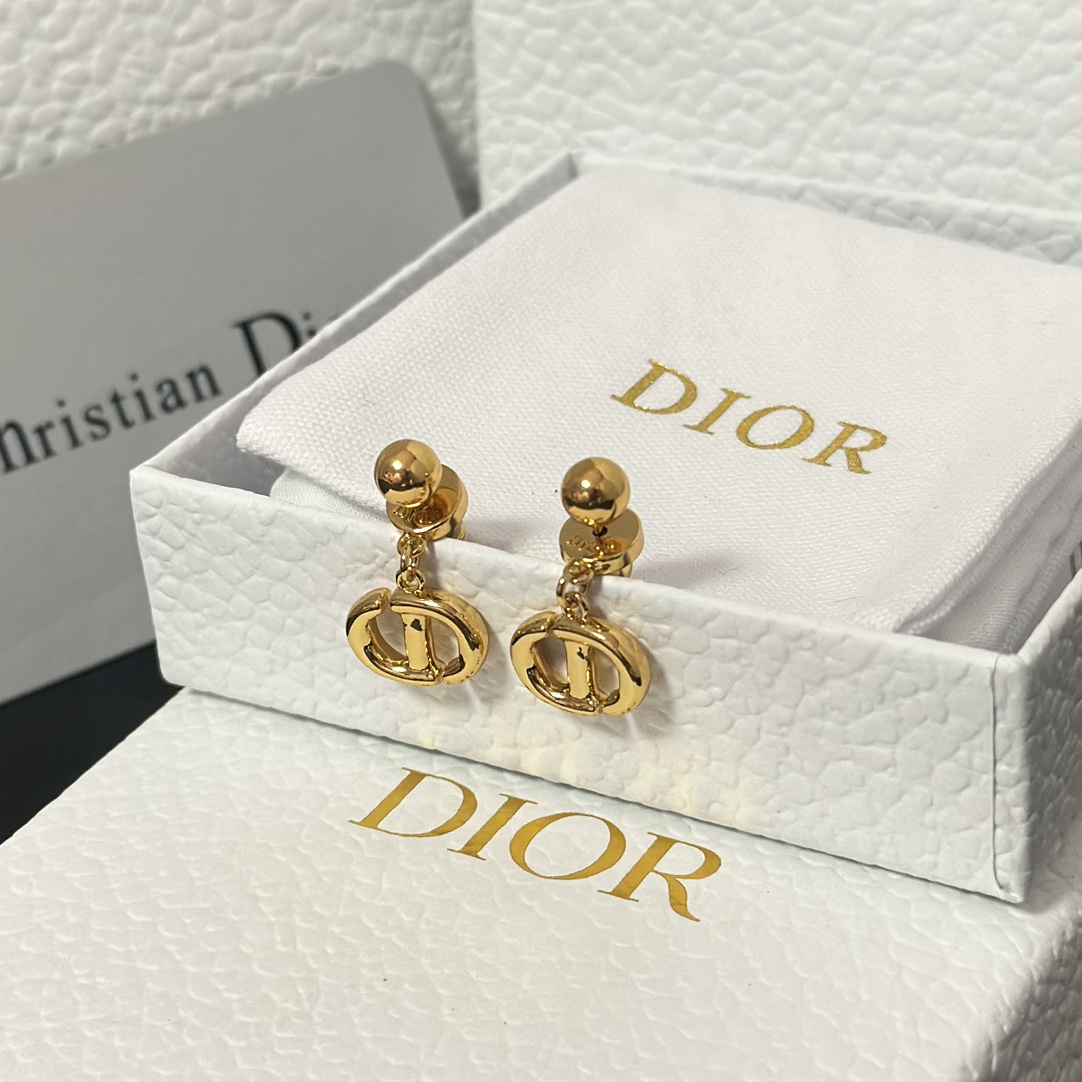 Dior CD Letter Stud Earrings - Best Replica Jewelry™