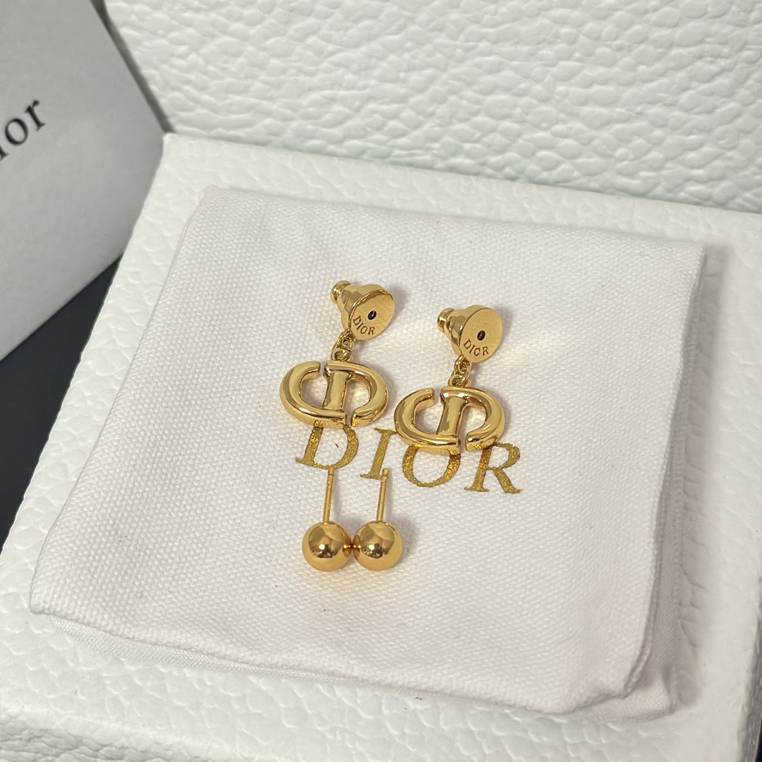 Dior CD Letter Stud Earrings - Best Replica Jewelry™