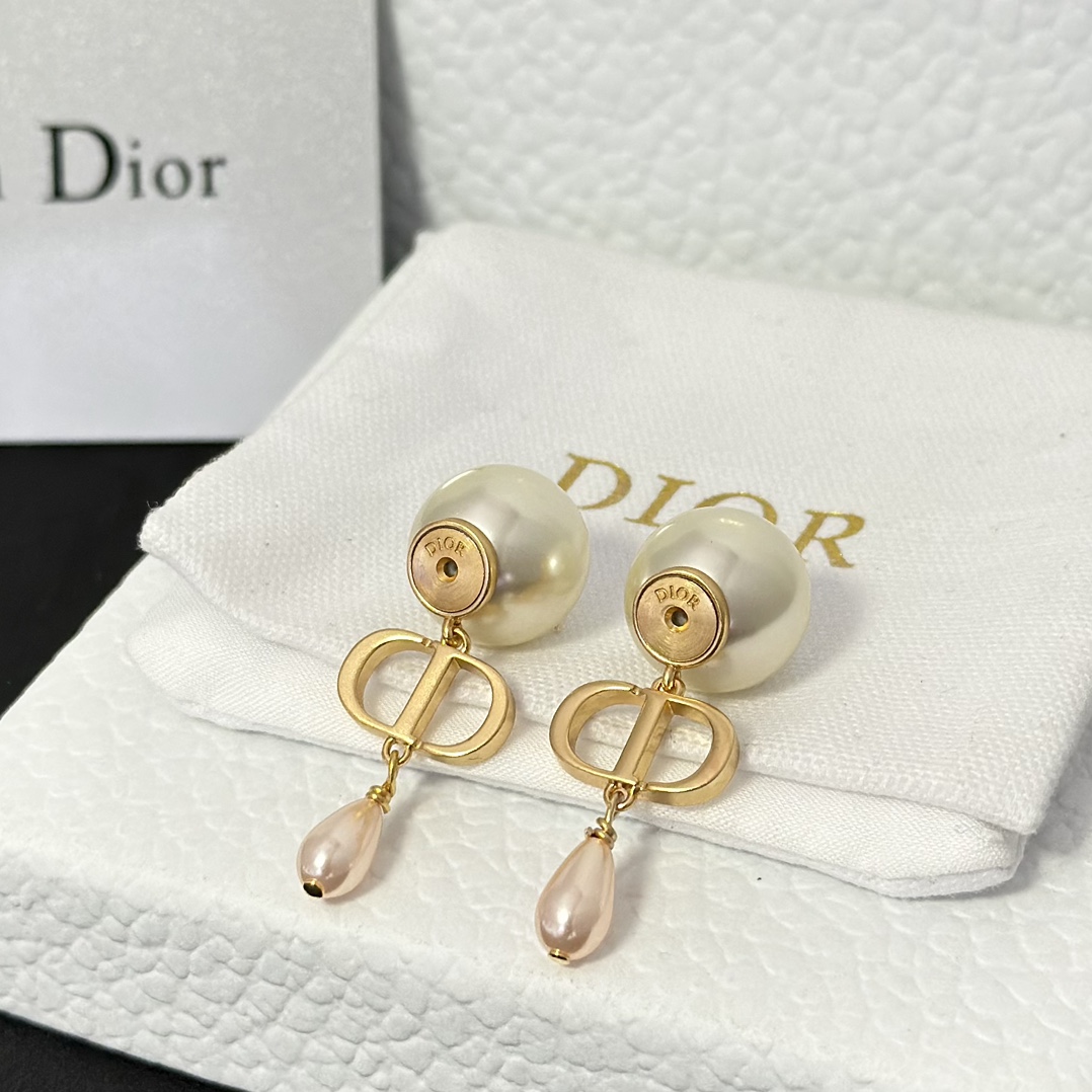 Dior Teardrop Pearl Earrings - Best Replica Jewelry™