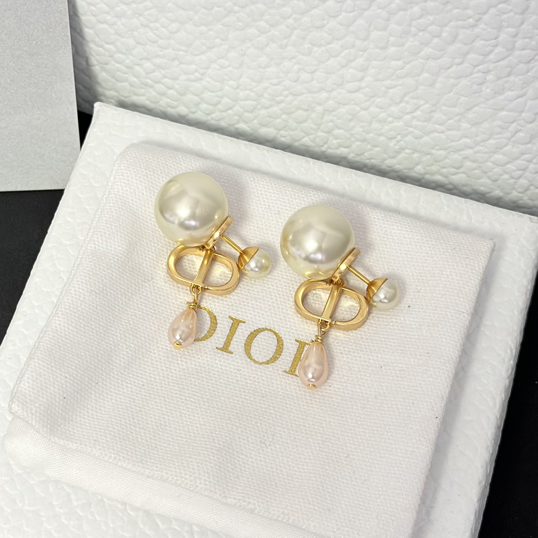 Dior Teardrop Pearl Earrings - Best Replica Jewelry™
