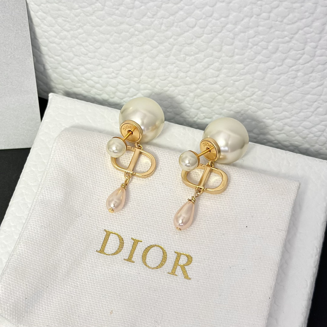 Dior Teardrop Pearl Earrings - Best Replica Jewelry™