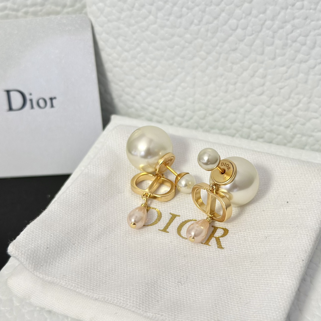 Dior Teardrop Pearl Earrings - Best Replica Jewelry™