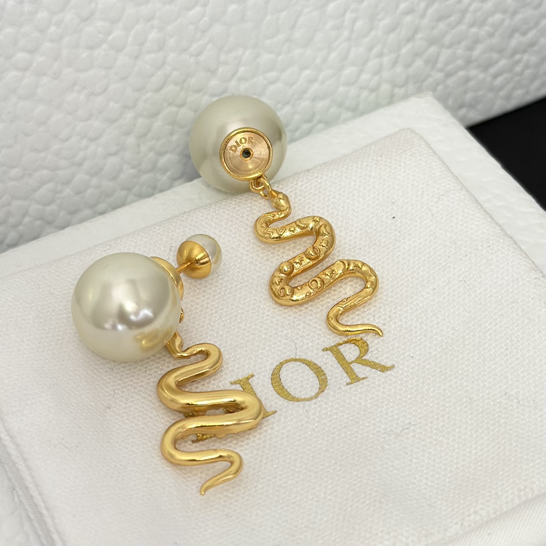 2025 Dior Dragon Pearl Earrings - Best Replica Jewelry™