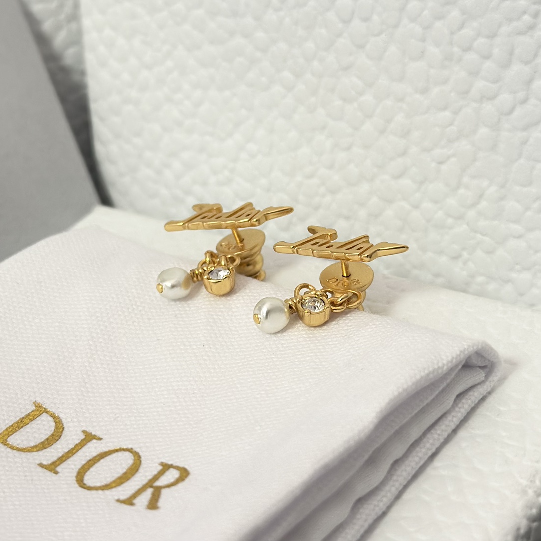 Jadior Stud Pearl Earrings - Best Replica Jewelry™