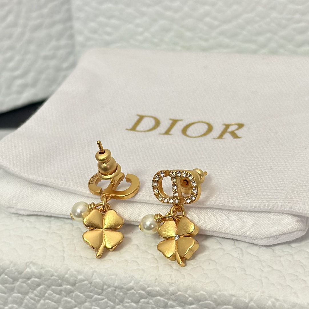 Dior Four Clover Pearl Earrings - Best Replica Jewelry™