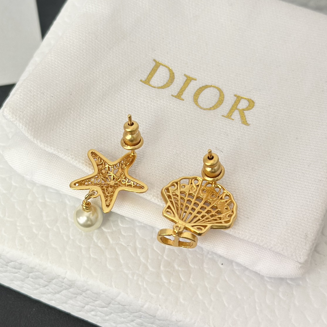 Dior Asymmetric Starfish and Shell Pearl Earrings - Best Replica Jewelry™