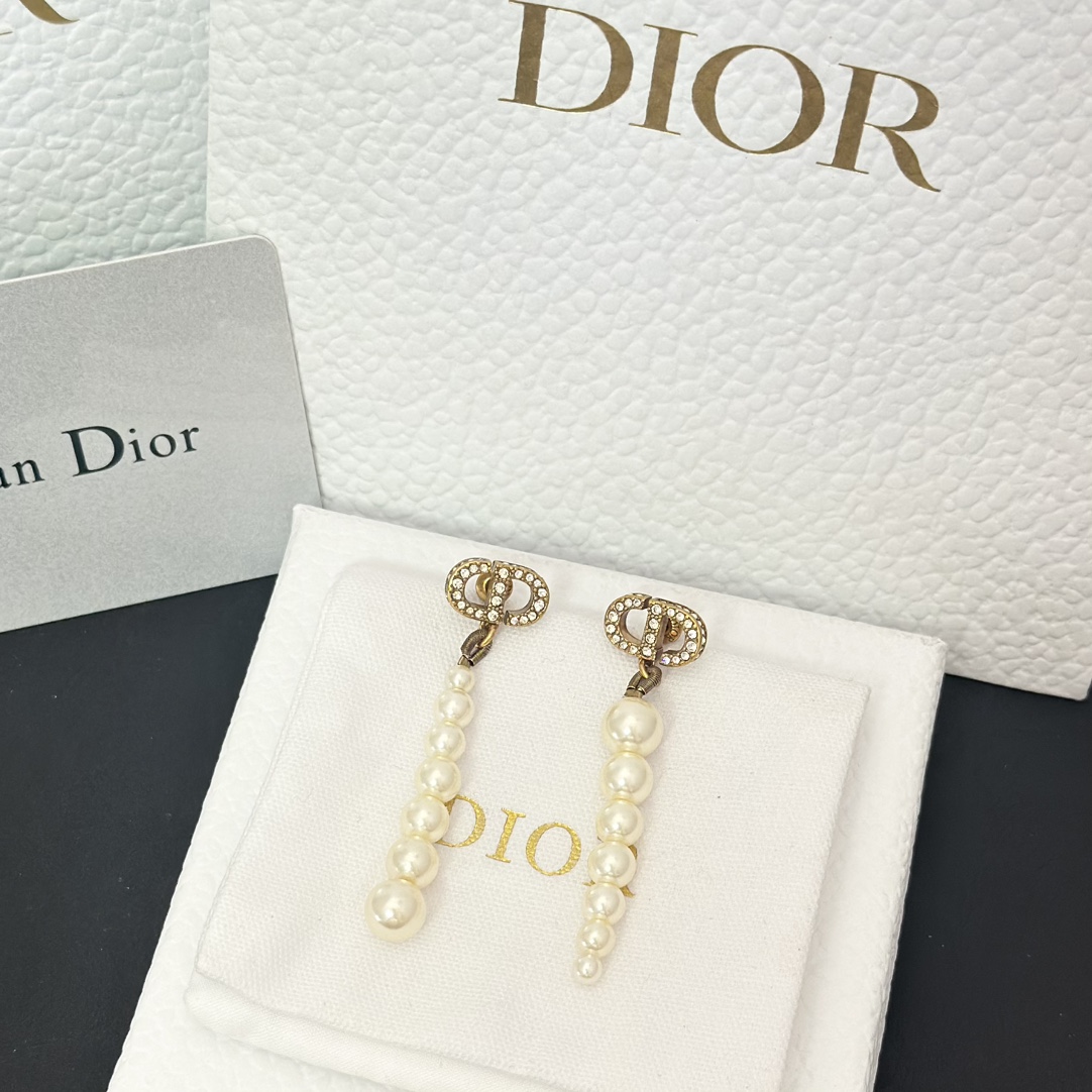 Dior Asymmetric Tassel Pearl Earrings - Best Replica Jewelry™