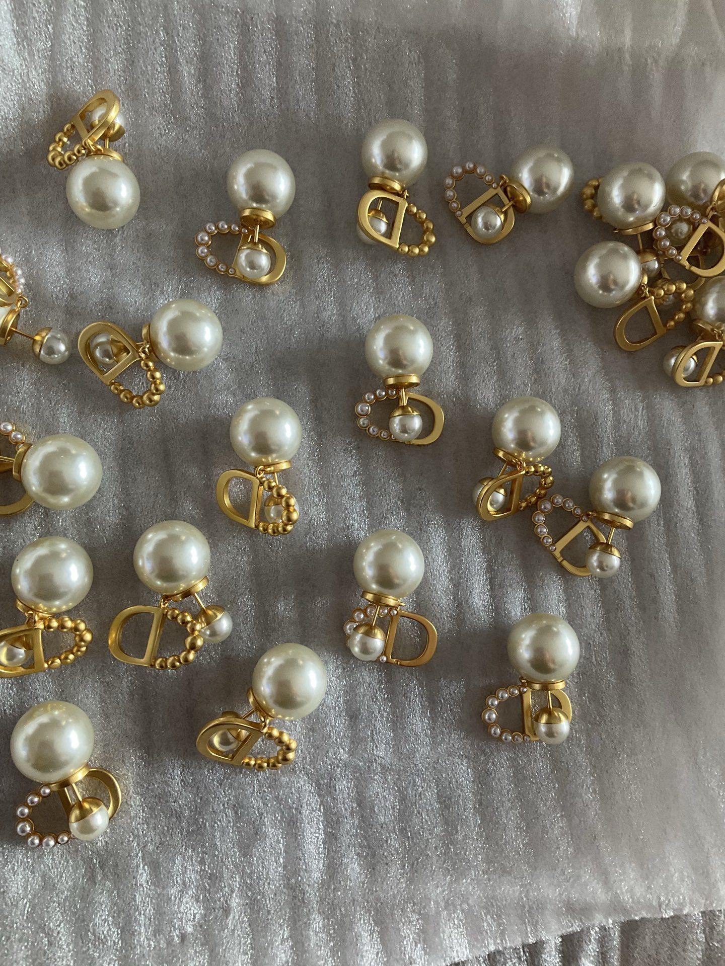 Dior CD Letter Drop Pearl Earrings - Best Replica Jewelry™