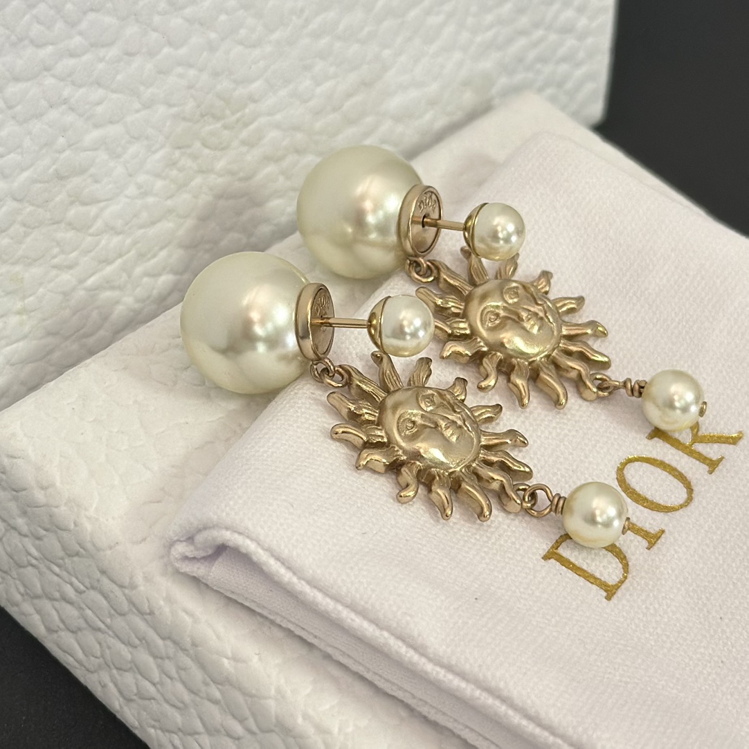 Dior Sun Face Pearl Earrings - Best Replica Jewelry™