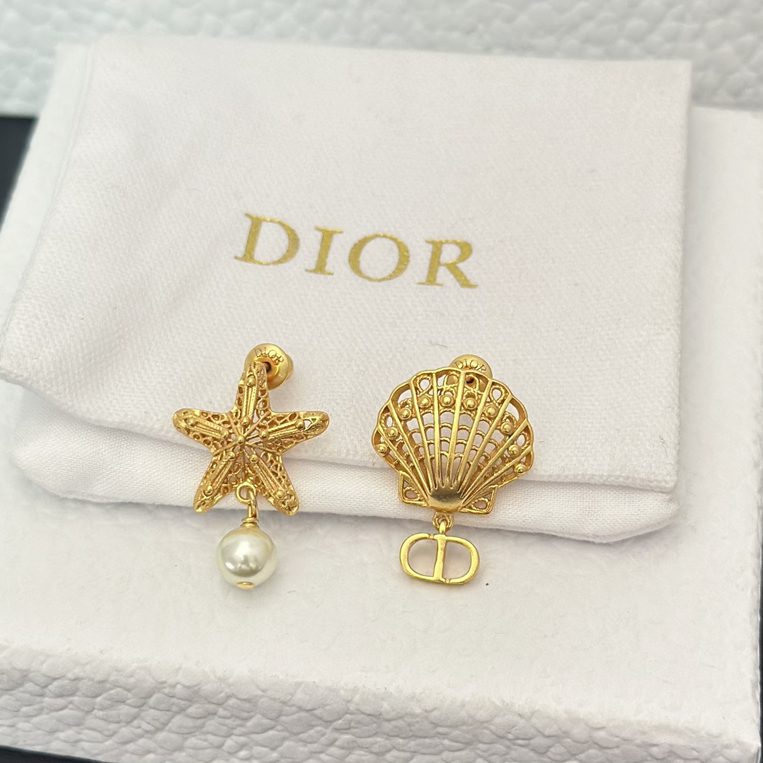 Dior Asymmetric Starfish and Shell Pearl Earrings - Best Replica Jewelry™