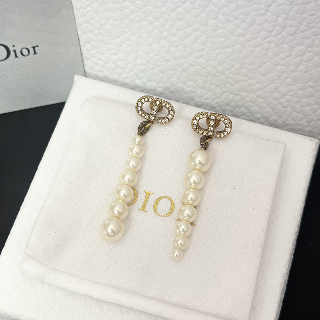 Dior Asymmetric Tassel Pearl Earrings - Best Replica Jewelry™