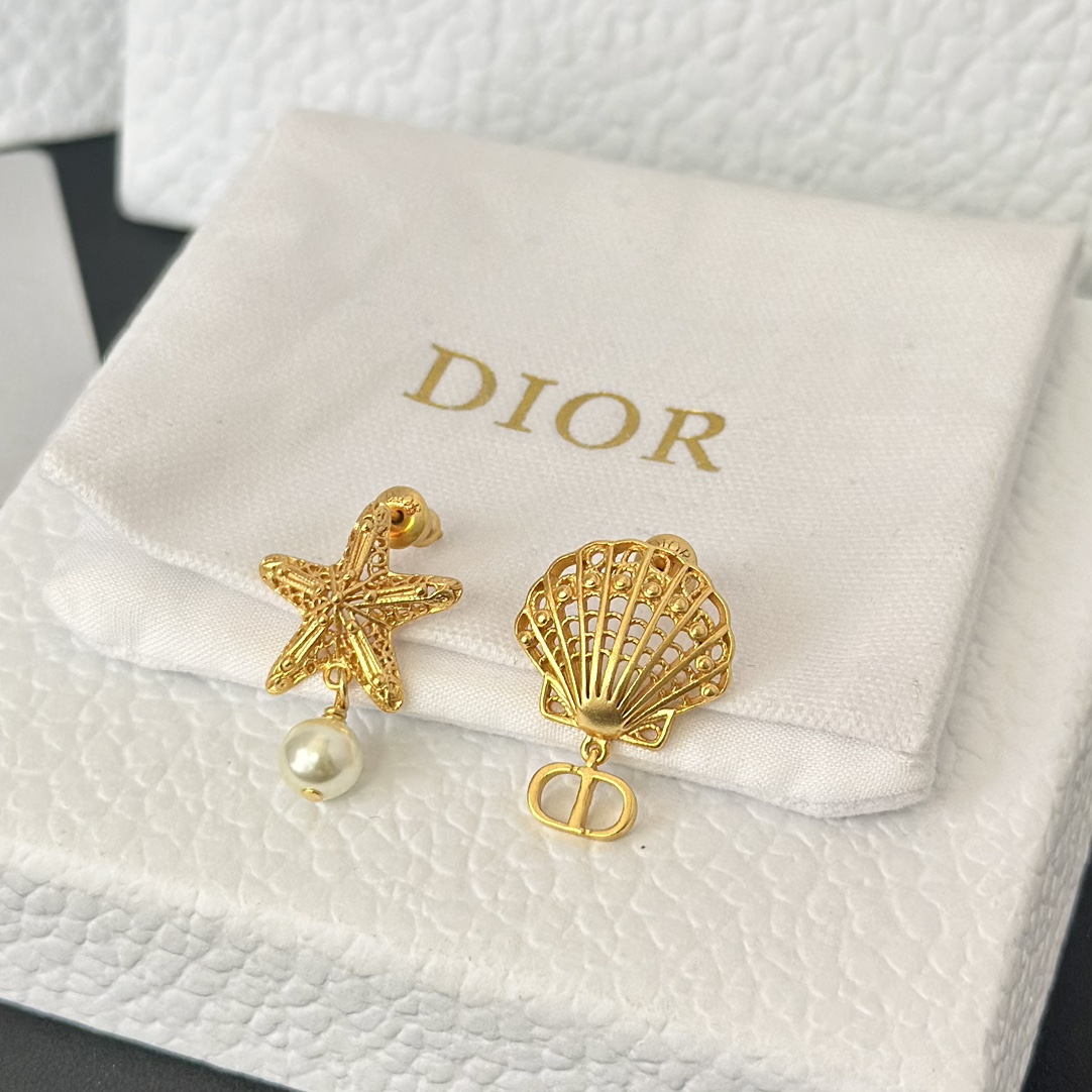 Dior Asymmetric Starfish and Shell Pearl Earrings - Best Replica Jewelry™