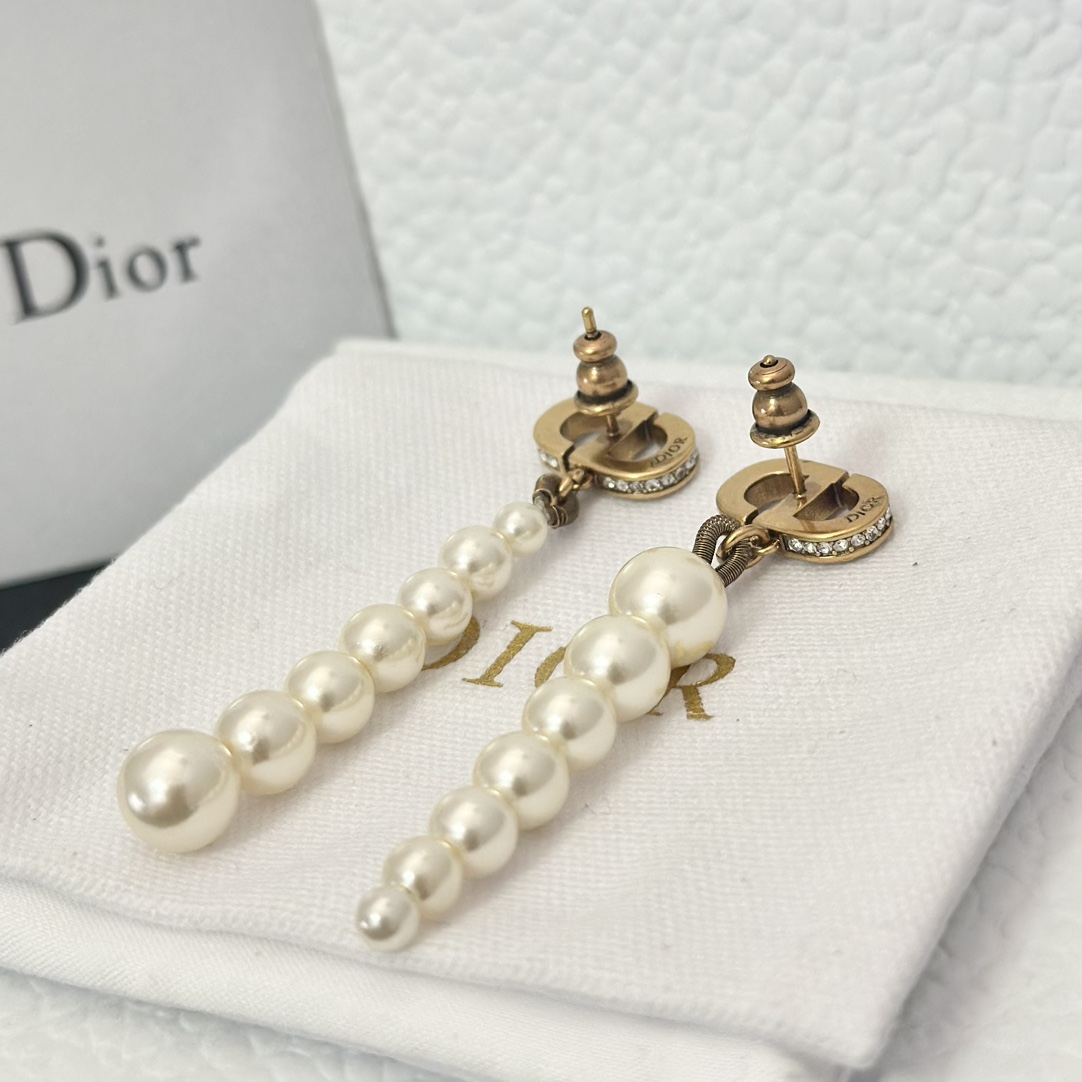Dior Asymmetric Tassel Pearl Earrings - Best Replica Jewelry™
