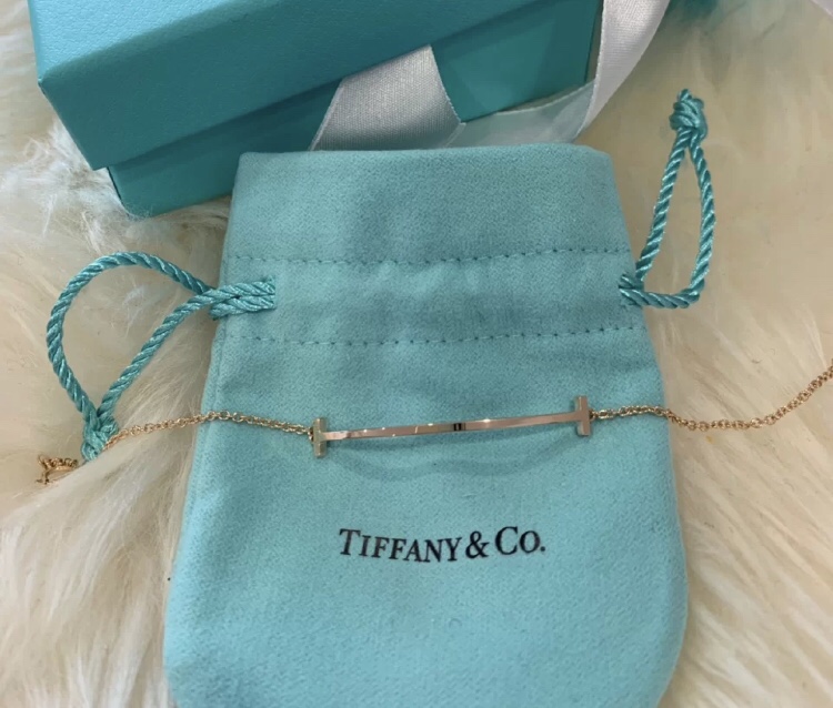 Tiffany No Diamond Smooth T Bracelet - Best Replica Jewelry™