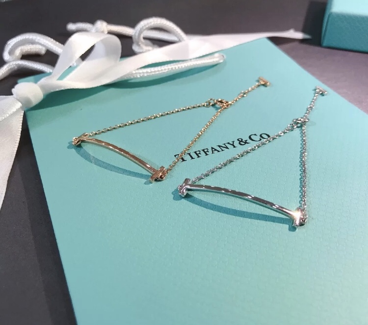 Tiffany No Diamond Smooth T Bracelet - Best Replica Jewelry™