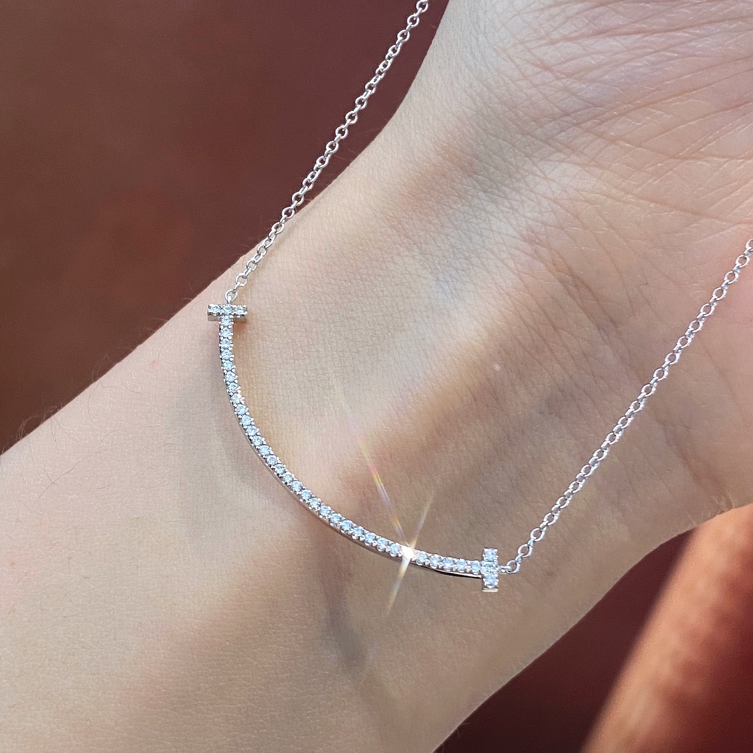 Tiffany T Smile Pendant Necklace in Silver Color - Best Replica Jewelry™