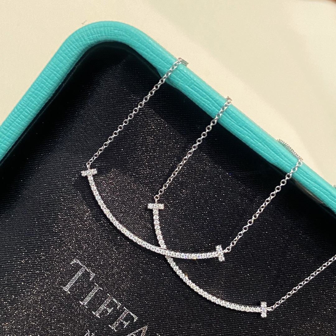 Tiffany T Smile Pendant Necklace in Silver Color - Best Replica Jewelry™