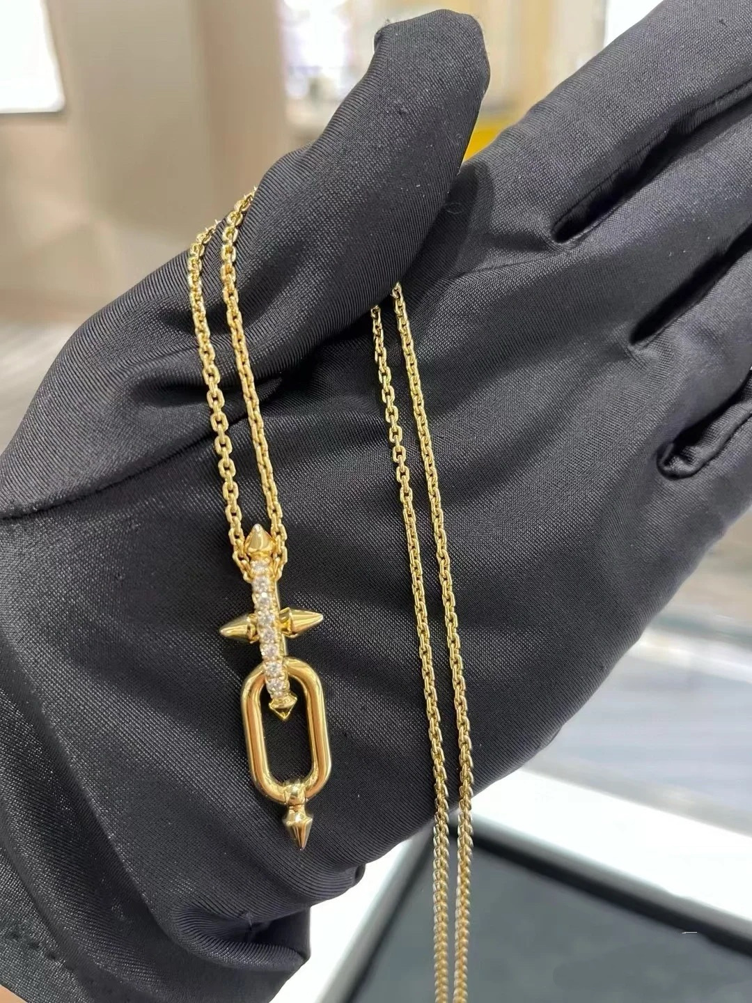 Tiffany Titan by Pharrell Williams Pendant Necklace in Yellow Gold - Best Replica Jewelry™