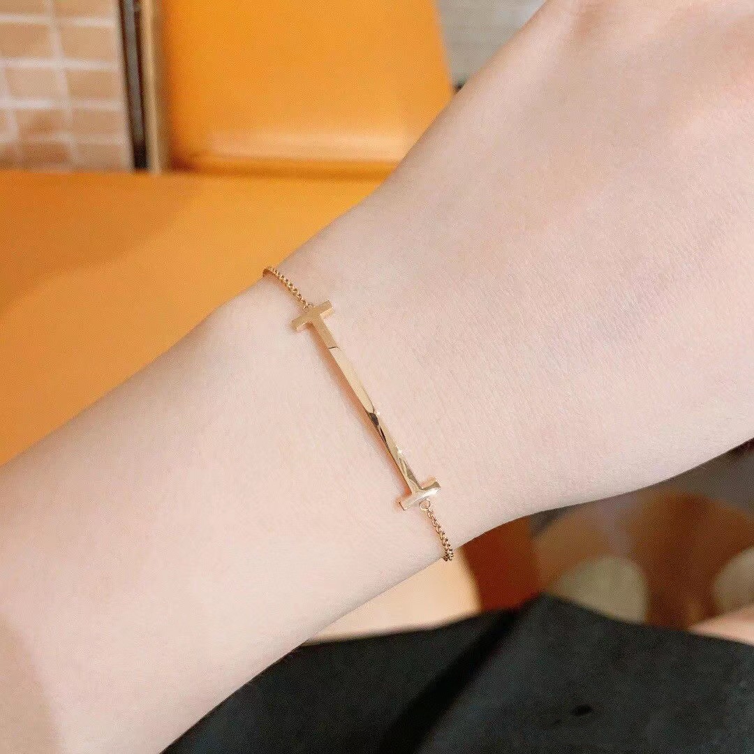 Tiffany No Diamond Smooth T Bracelet - Best Replica Jewelry™