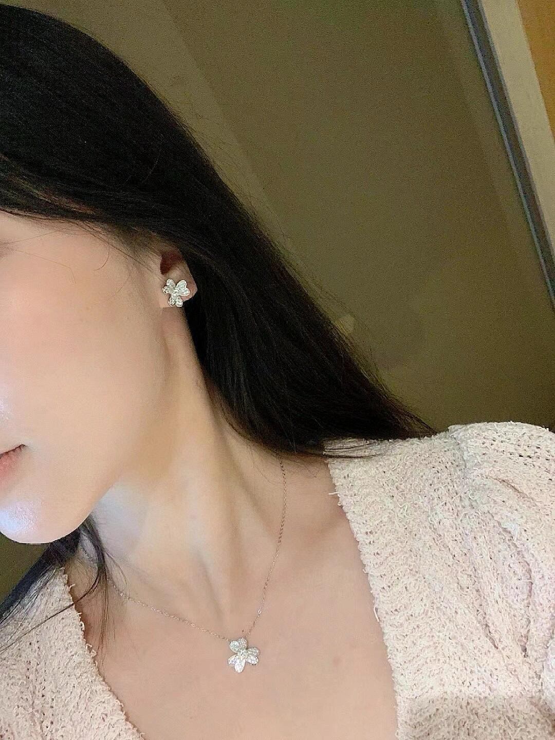 VCA Mini Frivole Earrings - 3 Colors Available - Best Replica Jewelry™