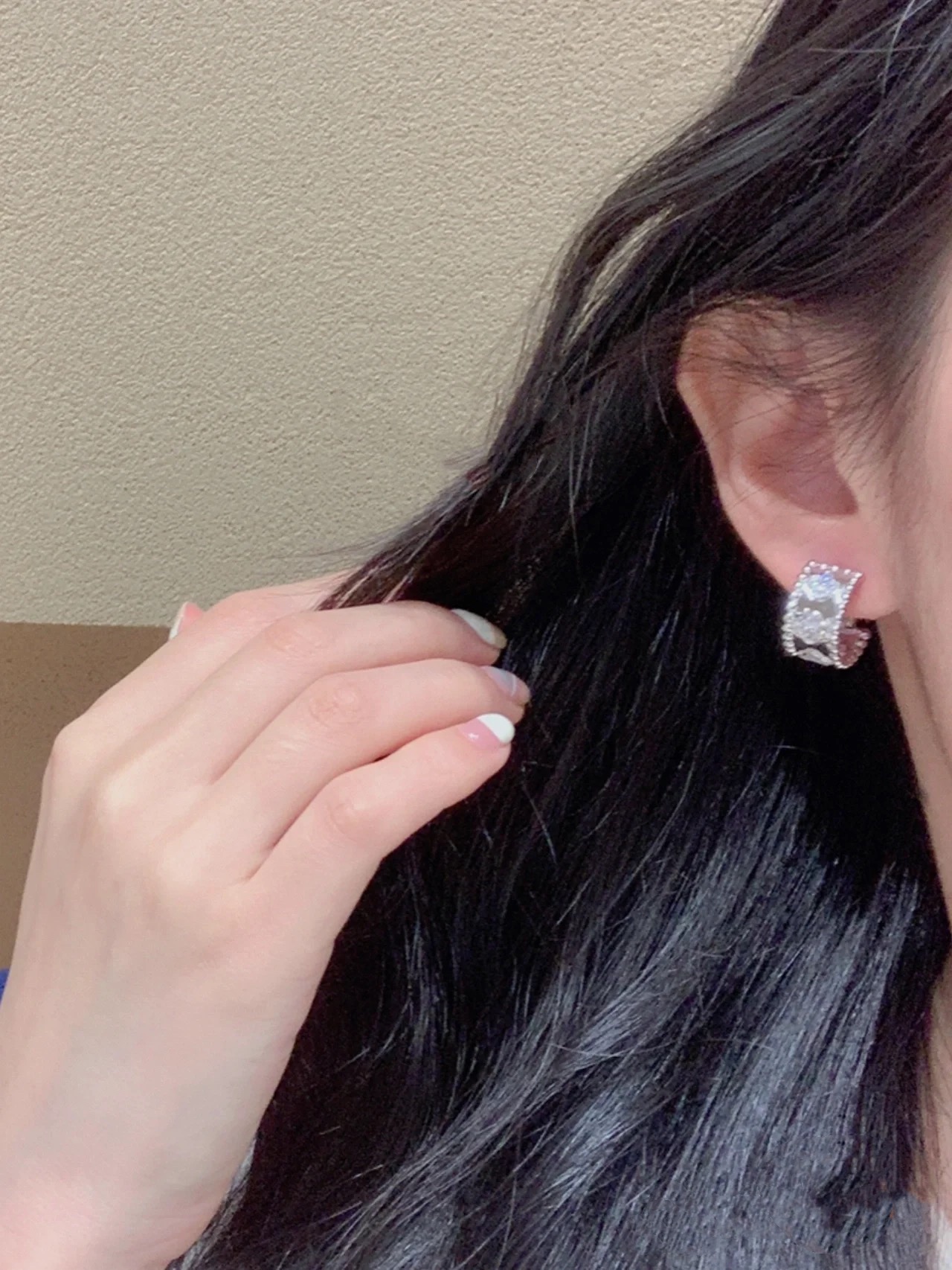 VCA Perlee Clovers Hoop Earrings - Best Replica Jewelry™