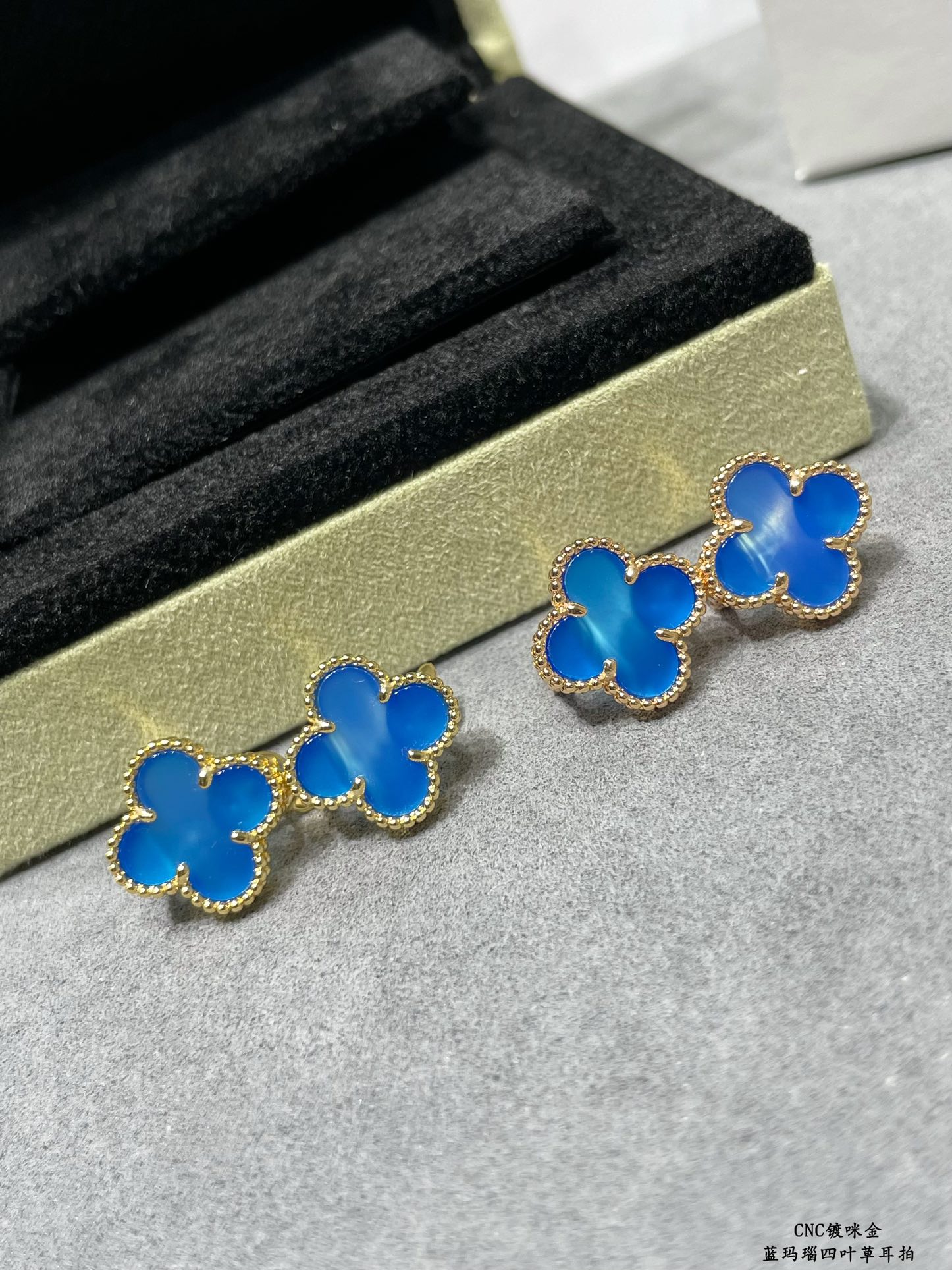 VCA Blue Carnelian Clover Earrings - Best Replica Jewelry™