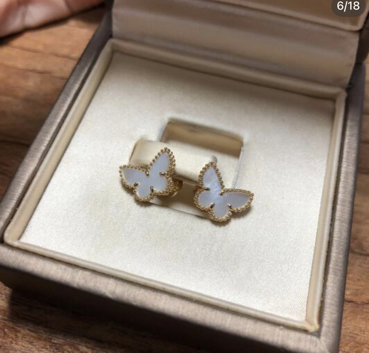 VCA Mini White Butterfly Stud Earrings - Best Replica Jewelry™