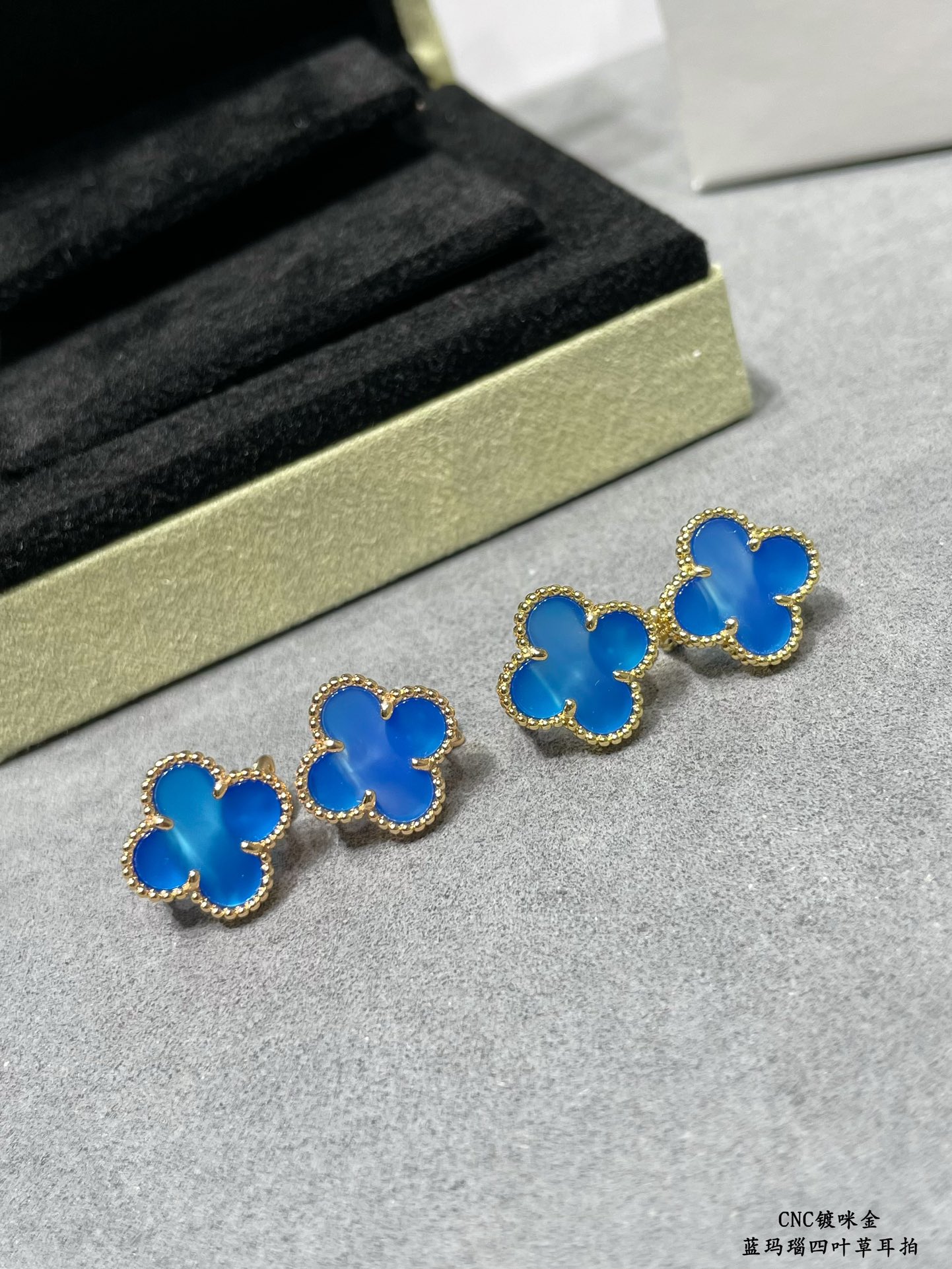 VCA Blue Carnelian Clover Earrings - Best Replica Jewelry™